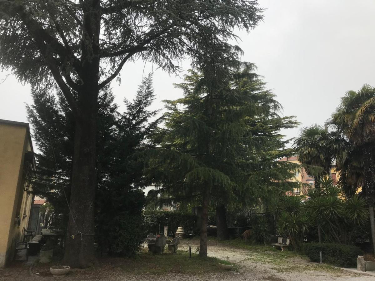 B&B " Guzzi - Inn " Mandello del Lario Exteriér fotografie